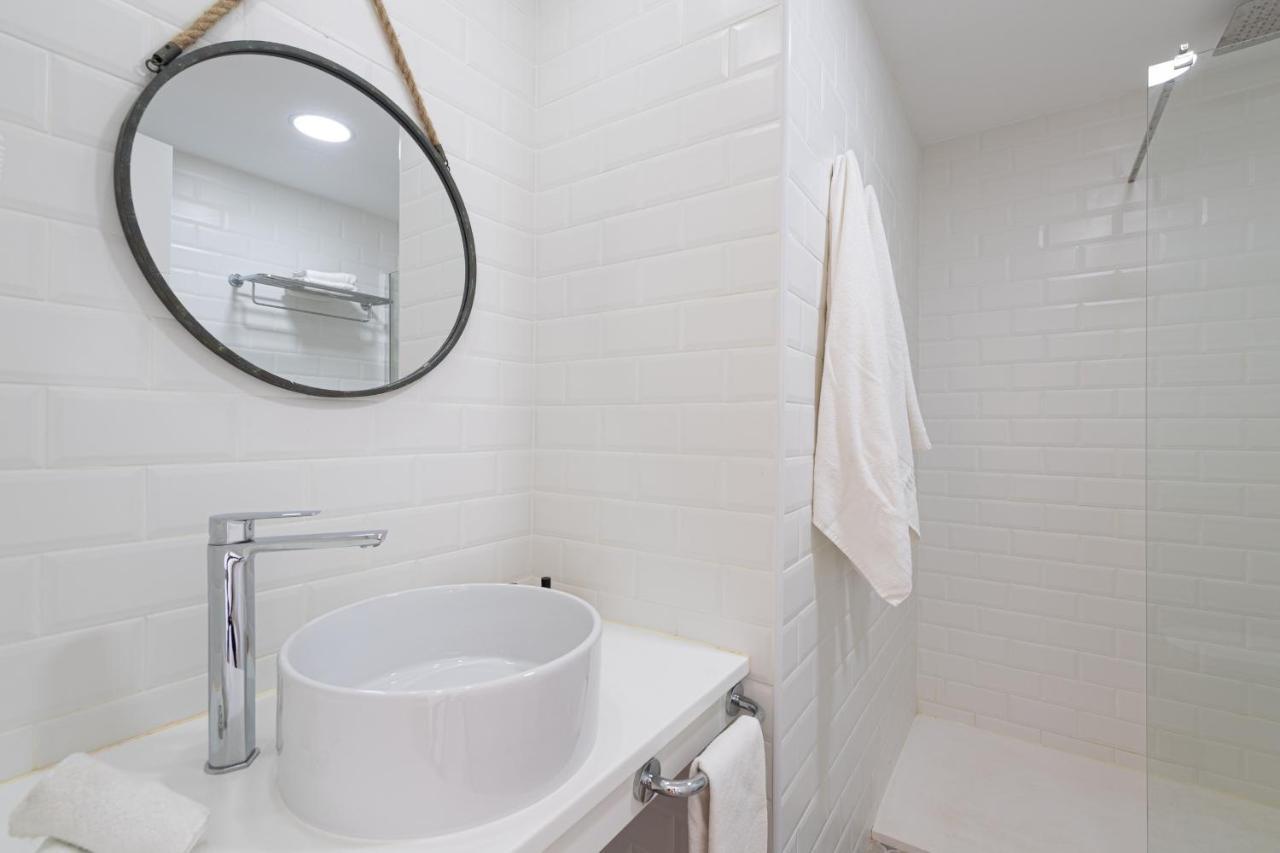 Homeforguest Modern And New Beachfront Apartment Ла-Оліва Екстер'єр фото