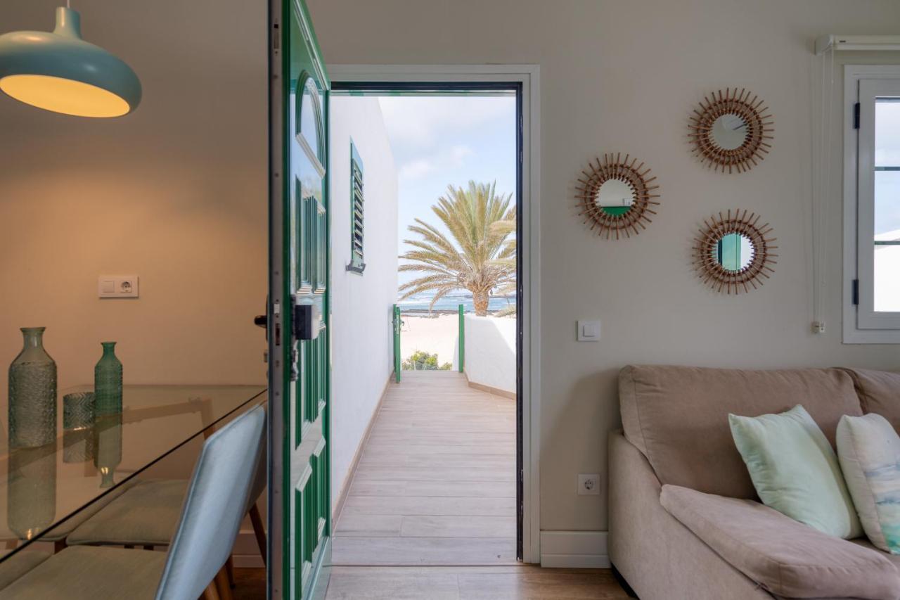 Homeforguest Modern And New Beachfront Apartment Ла-Оліва Екстер'єр фото
